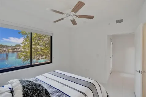 516 SE 1st Circle Pompano Beach FL 33060