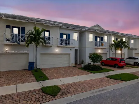 11997 Park Central Royal Palm Beach FL 33411