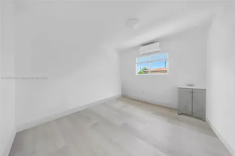 1028 SW 9th Avenue Miami FL 33130