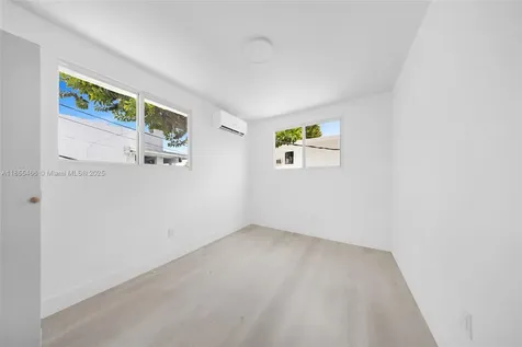 1028 SW 9th Avenue Miami FL 33130