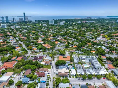1028 SW 9th Avenue Miami FL 33130