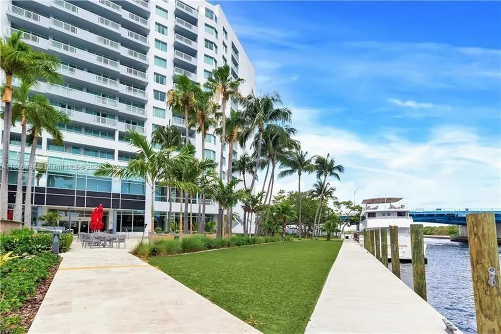 2670 E Sunrise Boulevard Fort Lauderdale FL 33304