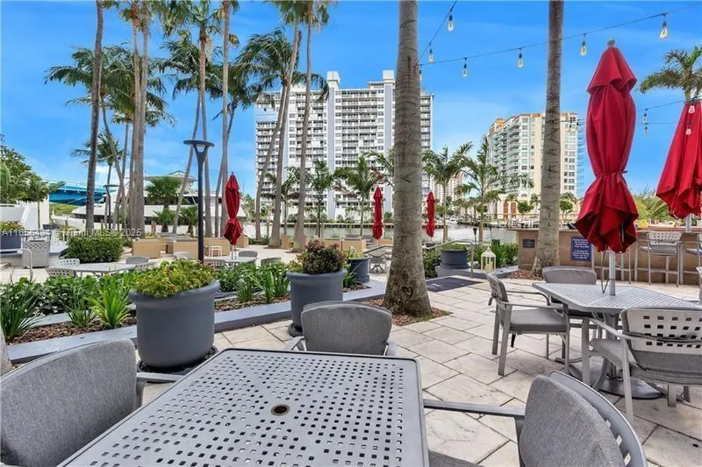 2670 E Sunrise Boulevard Fort Lauderdale FL 33304