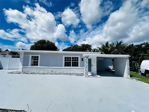 38 Edmund Road West Park FL 33023