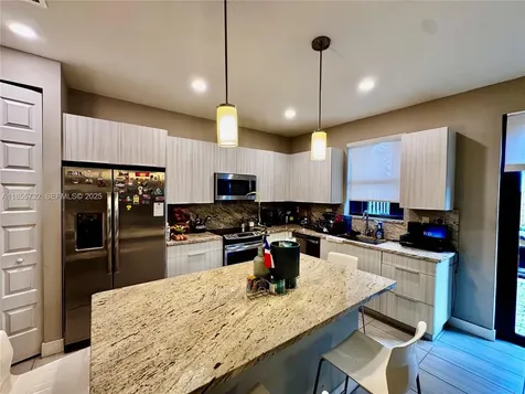 7924 NW 105th Avenue Doral FL 33178