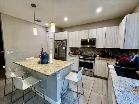 7924 NW 105th Avenue Doral FL 33178
