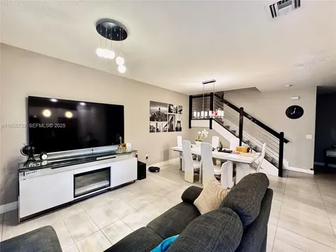 7924 NW 105th Avenue Doral FL 33178