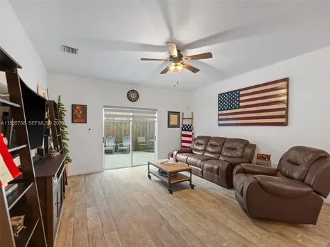 1418 SE 26th Terrace Homestead FL 33035