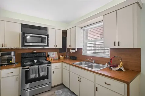 7550 SW 28th Street Road Miami FL 33155