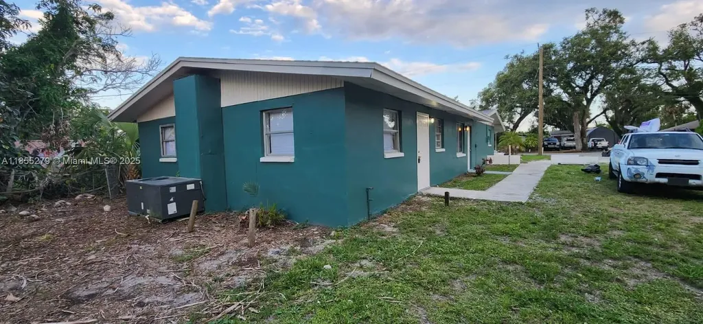 3147 Economy Fort Myers FL 33916