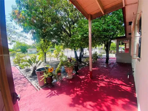 8355 NW 32nd Avenue Miami FL 33147