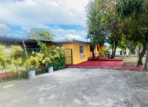 8355 NW 32nd Avenue Miami FL 33147