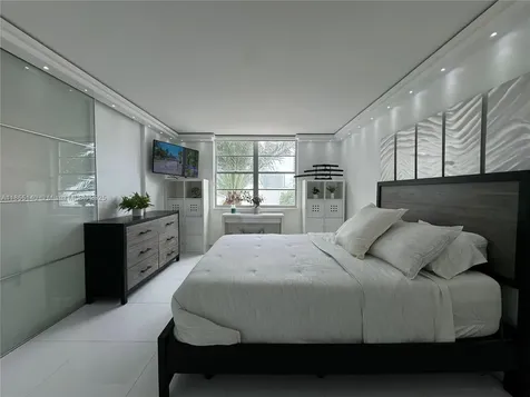 6770 Indian Creek Drive Miami Beach FL 33141