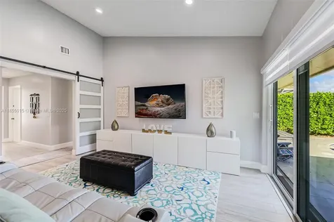 16780 Redwood Way Weston FL 33326