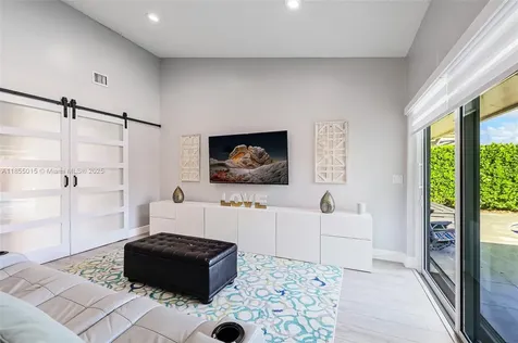 16780 Redwood Way Weston FL 33326