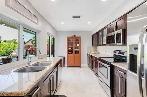 16780 Redwood Way Weston FL 33326