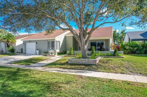 16780 Redwood Way Weston FL 33326
