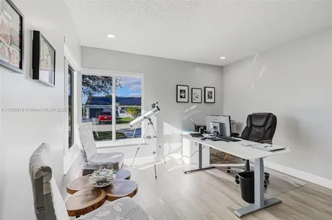 16780 Redwood Way Weston FL 33326