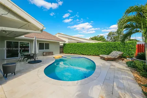 16780 Redwood Way Weston FL 33326