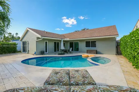 16780 Redwood Way Weston FL 33326