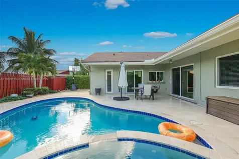 16780 Redwood Way Weston FL 33326