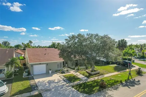 16780 Redwood Way Weston FL 33326