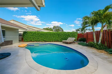 16780 Redwood Way Weston FL 33326