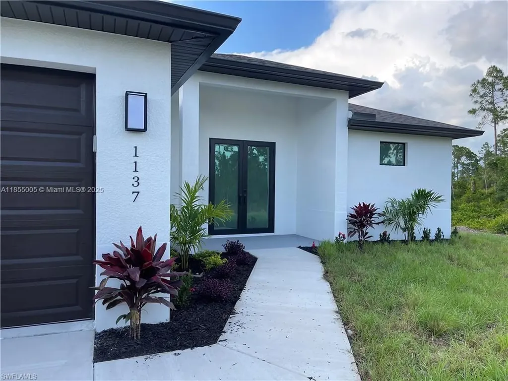 1137 Damen Street E Lehigh Acres FL 33974