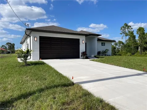 1137 Damen Street E Lehigh Acres FL 33974
