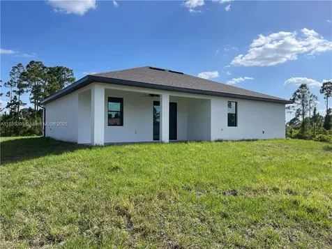 1137 Damen Street E Lehigh Acres FL 33974