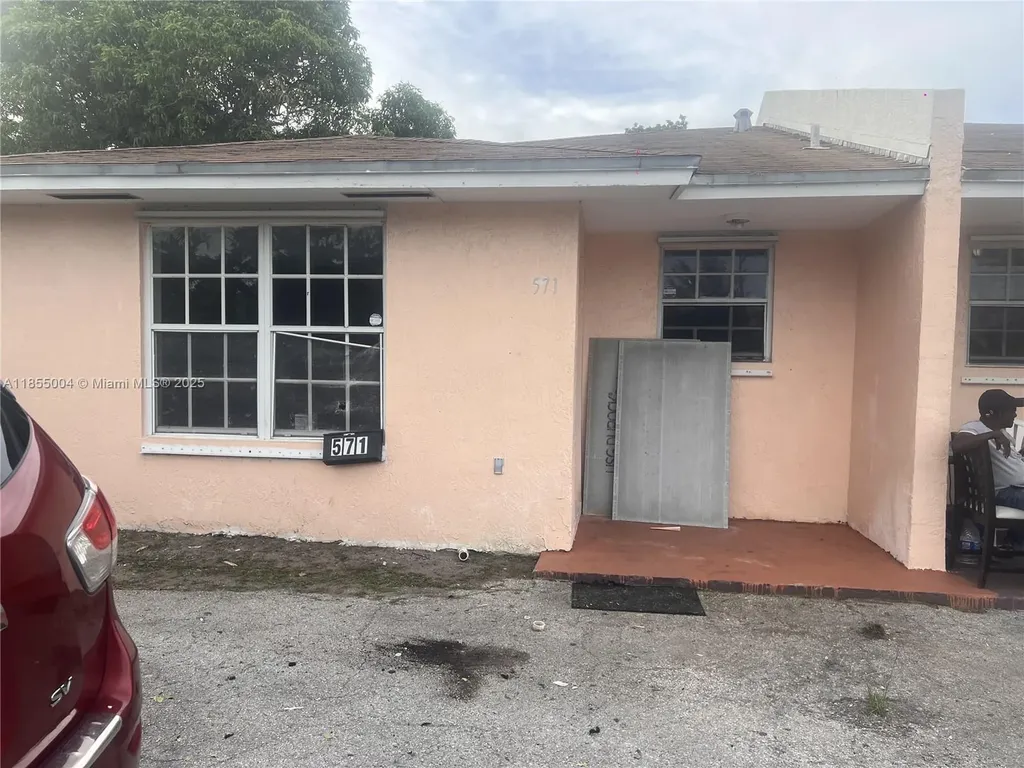 571 NE 136th Street North Miami FL 33161