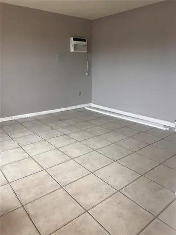 571 NE 136th Street North Miami FL 33161