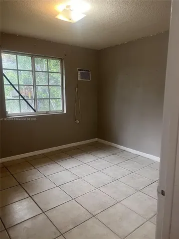 571 NE 136th Street North Miami FL 33161