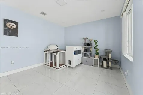 15391 NE 5th Avenue Miami FL 33162