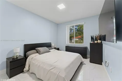 15391 NE 5th Avenue Miami FL 33162