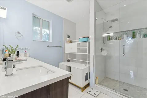 15391 NE 5th Avenue Miami FL 33162