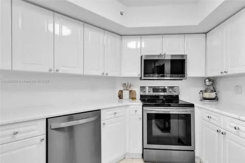 1800 Sunset Harbour Drive Miami Beach FL 33139