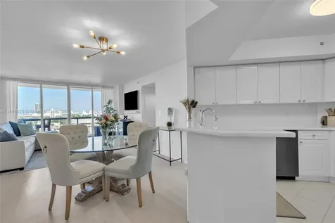 1800 Sunset Harbour Drive Miami Beach FL 33139