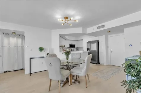 1800 Sunset Harbour Drive Miami Beach FL 33139