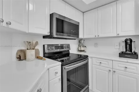 1800 Sunset Harbour Drive Miami Beach FL 33139