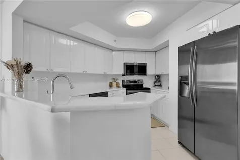 1800 Sunset Harbour Drive Miami Beach FL 33139