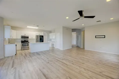 15625 SW 52nd Court Miramar FL 33027