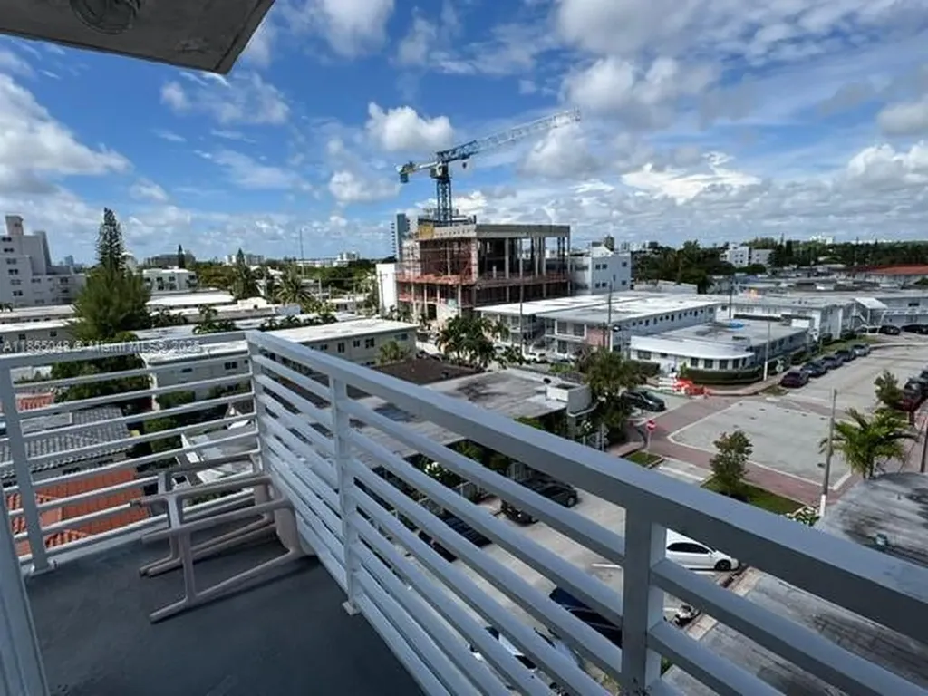 7800 Carlyle Avenue Miami Beach FL 33141