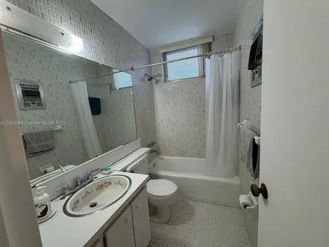 7800 Carlyle Avenue Miami Beach FL 33141