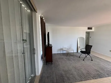 7800 Carlyle Avenue Miami Beach FL 33141