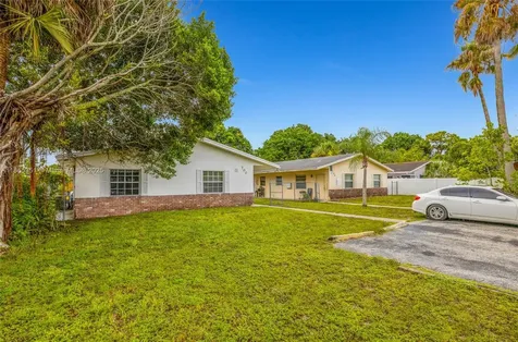 700 SW 16th Avenue Fort Lauderdale FL 33312