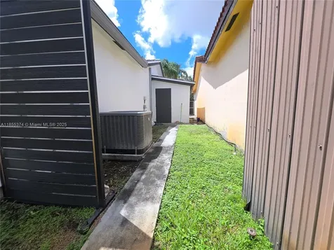 13723 SW 15th Street Miami FL 33184