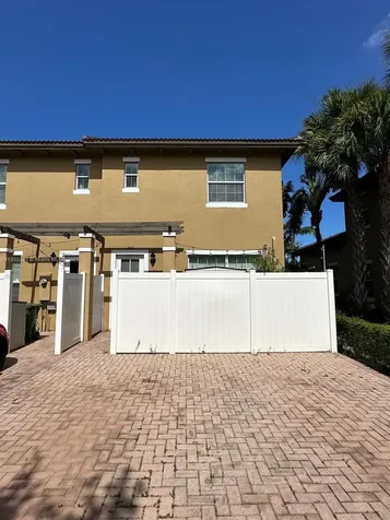1422 SW 147th Terrace Pembroke Pines FL 33027