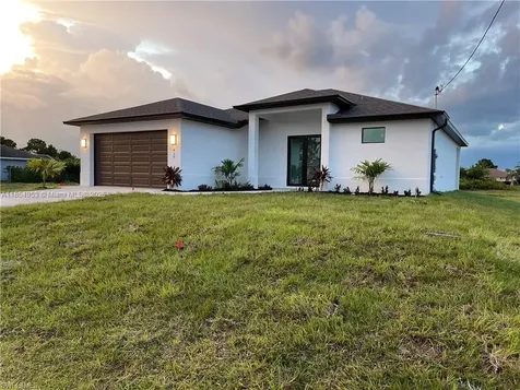 817 Newell Street E Lehigh Acres FL 33974