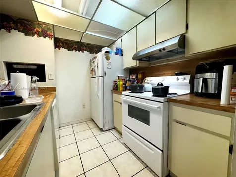 7165 NW 186th Street Hialeah FL 33015